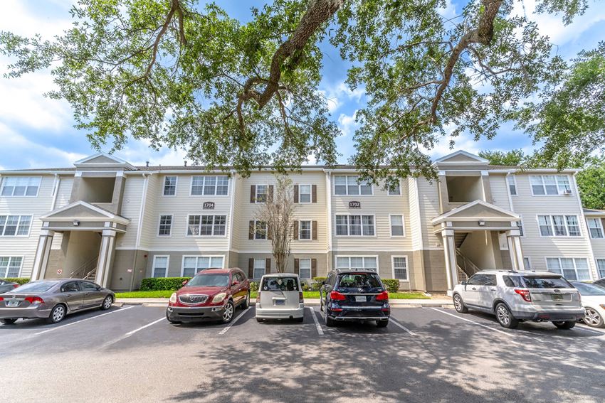 Lakewood Shores Apartments, 1722 Lakewood Shores Lane, Brandon, FL
